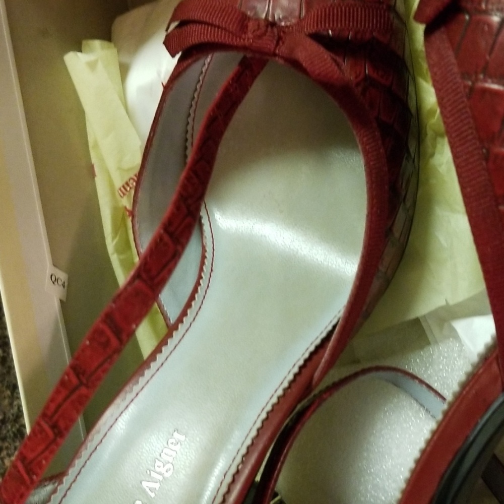 Shoes - Picture 3 of 3